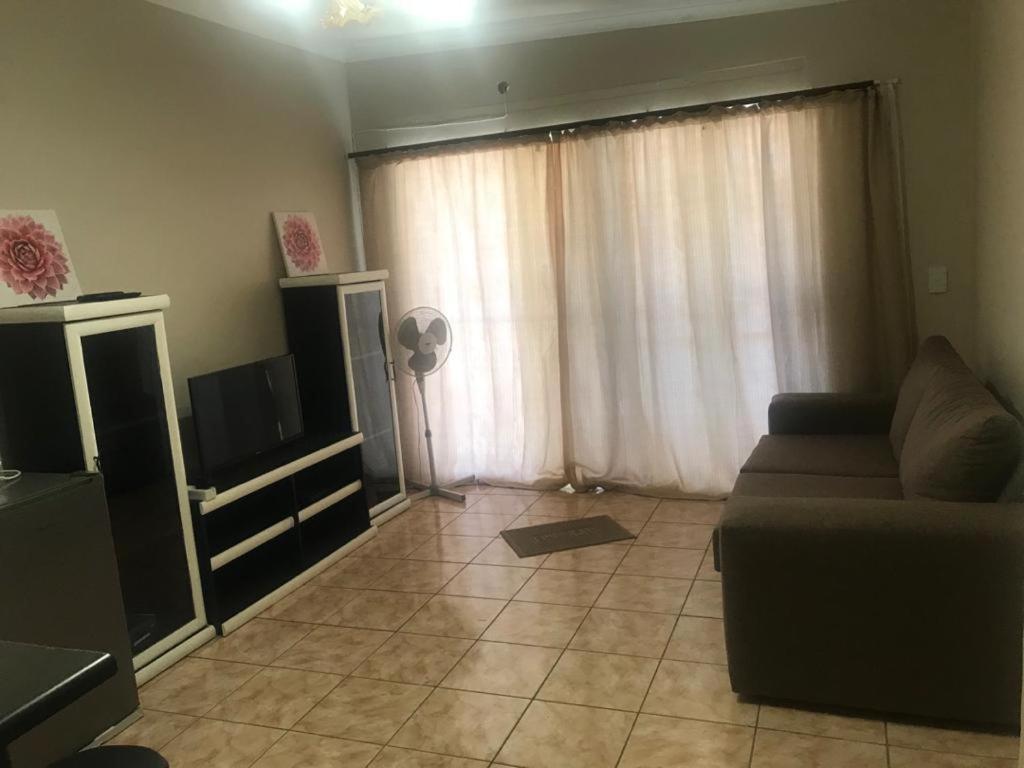Urbanlife Keetmanshoop Accommodation Extérieur photo