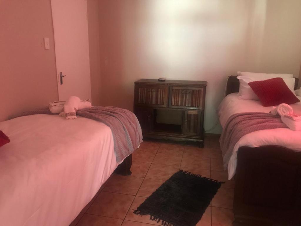 Urbanlife Keetmanshoop Accommodation Extérieur photo