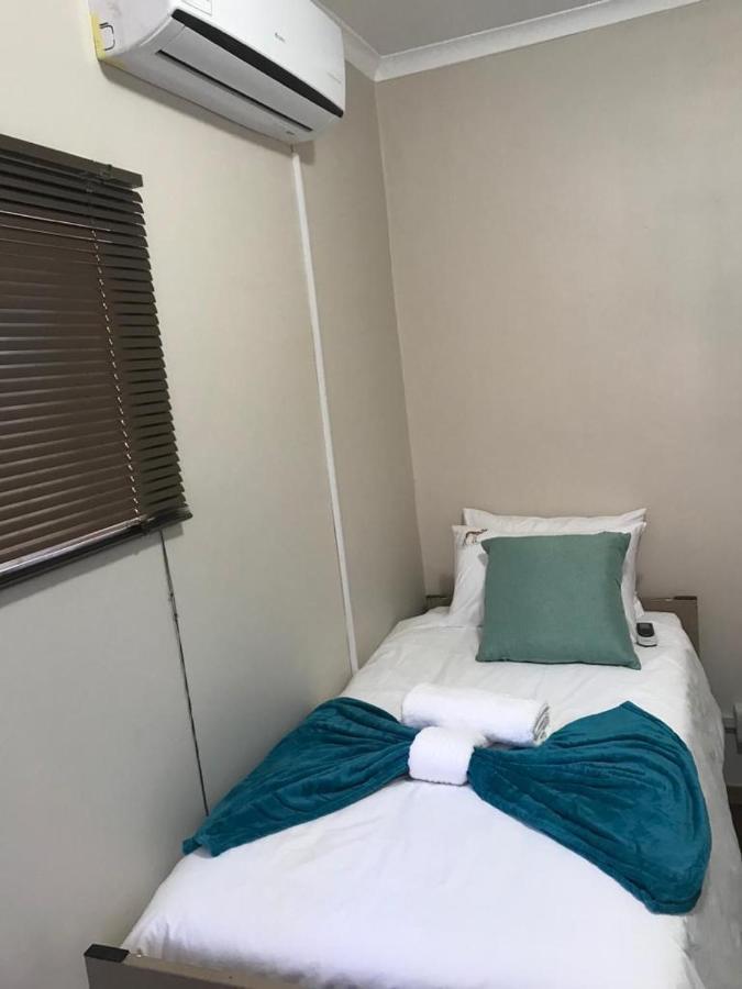 Urbanlife Keetmanshoop Accommodation Extérieur photo