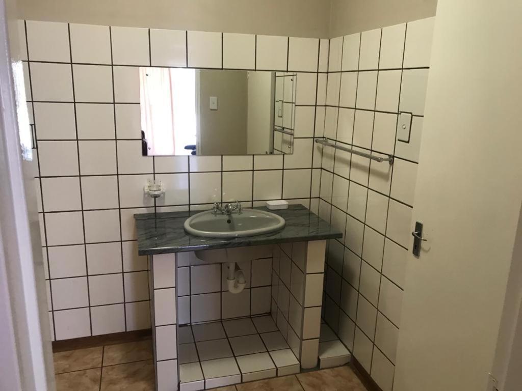 Urbanlife Keetmanshoop Accommodation Extérieur photo