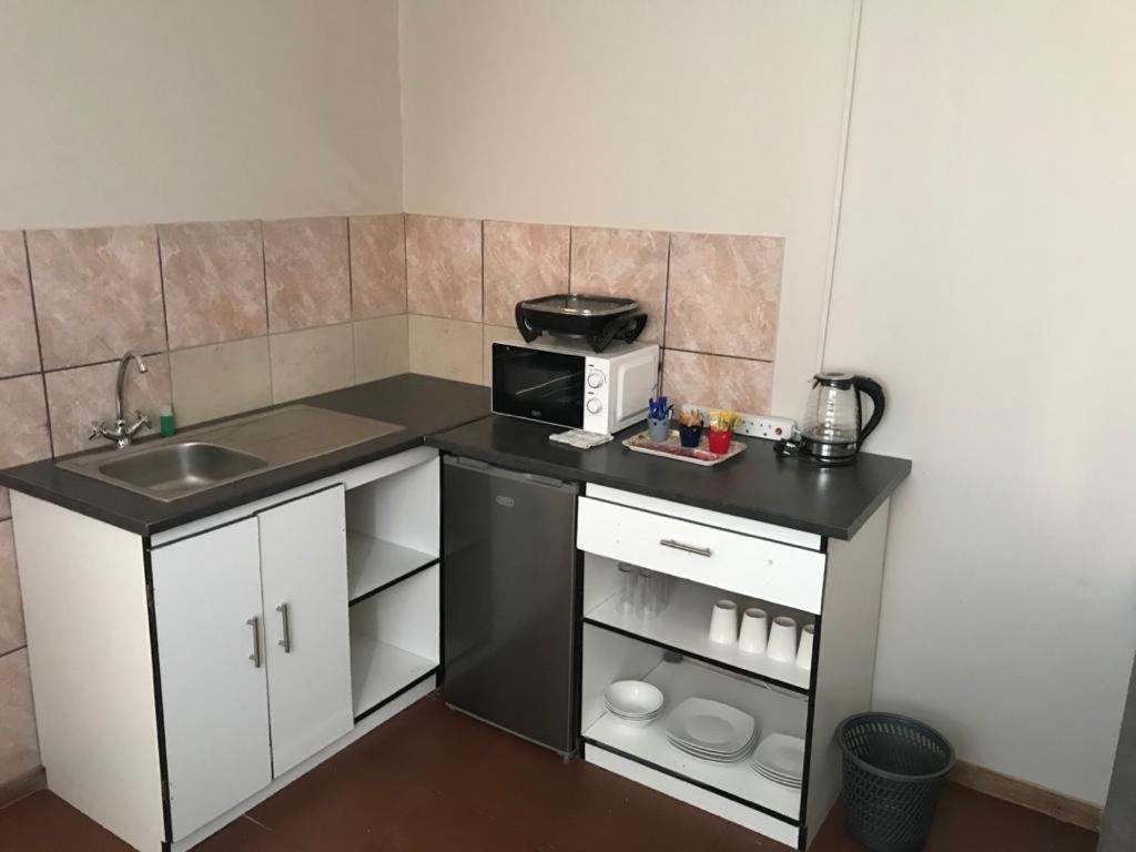 Urbanlife Keetmanshoop Accommodation Extérieur photo