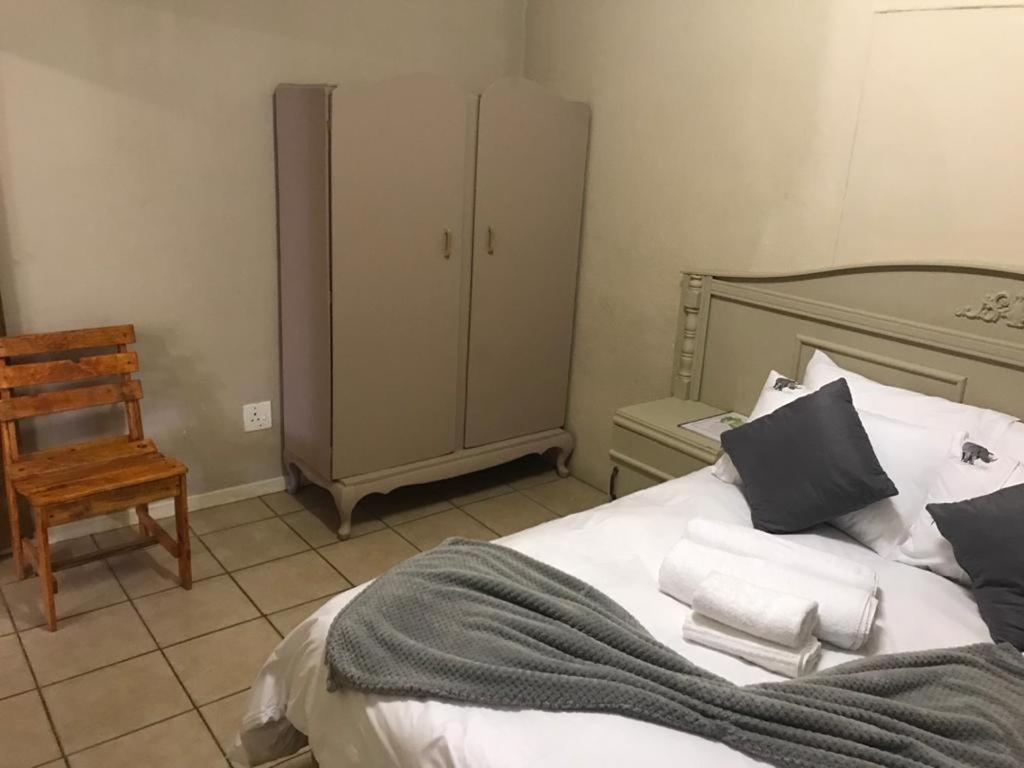 Urbanlife Keetmanshoop Accommodation Extérieur photo