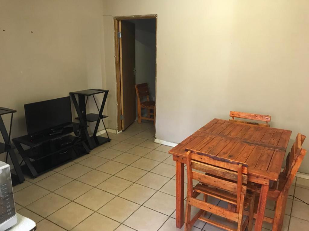 Urbanlife Keetmanshoop Accommodation Extérieur photo